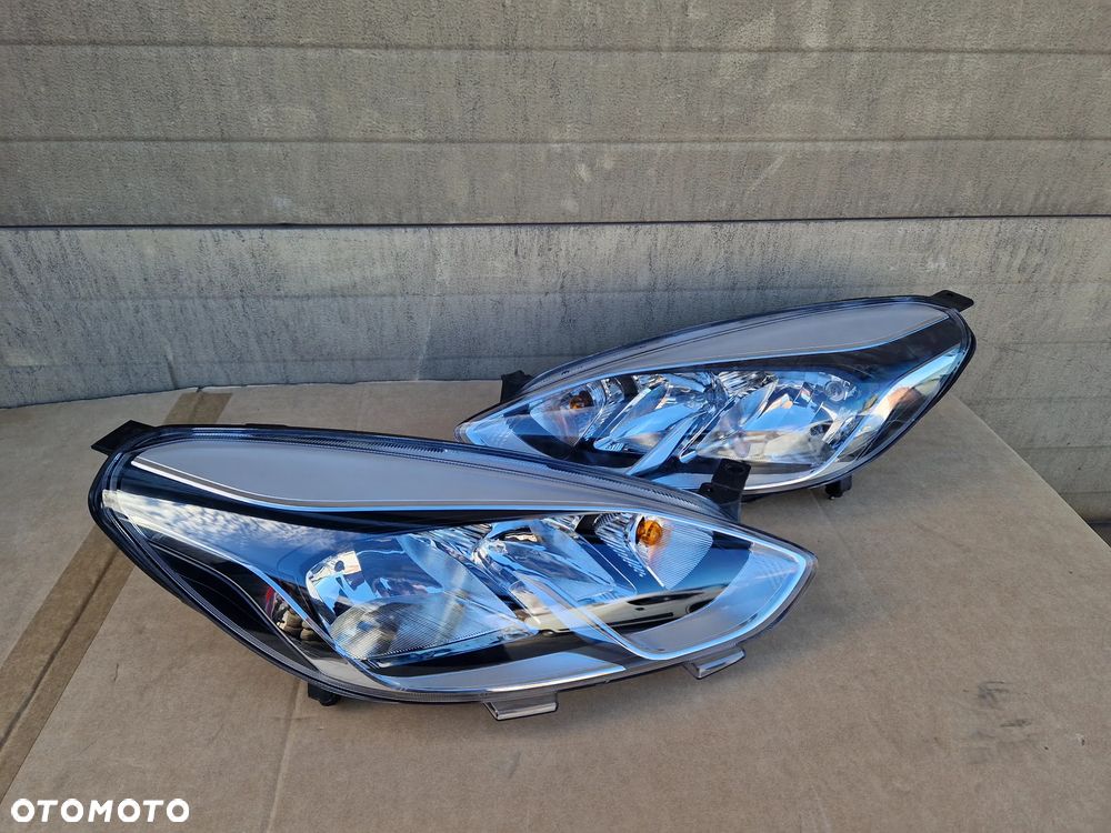 FORD FIESTA MK8 LAMPA REFLEKTOR PRAWA LEWA PRZÓD PRZEDNIA KOMPLET H1BB13W029