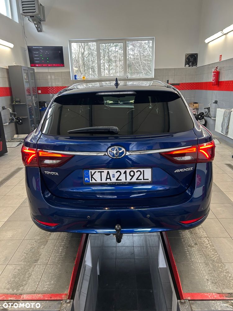 Toyota Avensis 2.0 D-4D Premium - 8