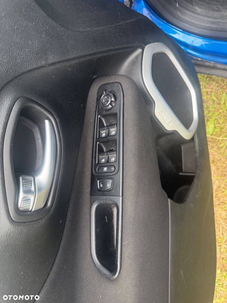 Jeep Renegade - 32