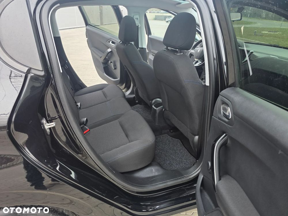 Peugeot 208 PureTech 82 Start & Stop Style - 22