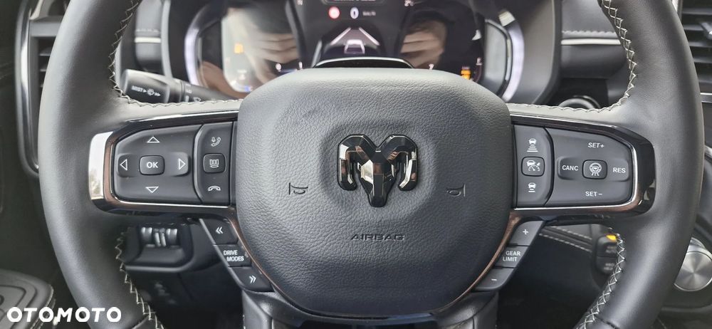 RAM 1500 5.7 Crew Cab Limited - 24
