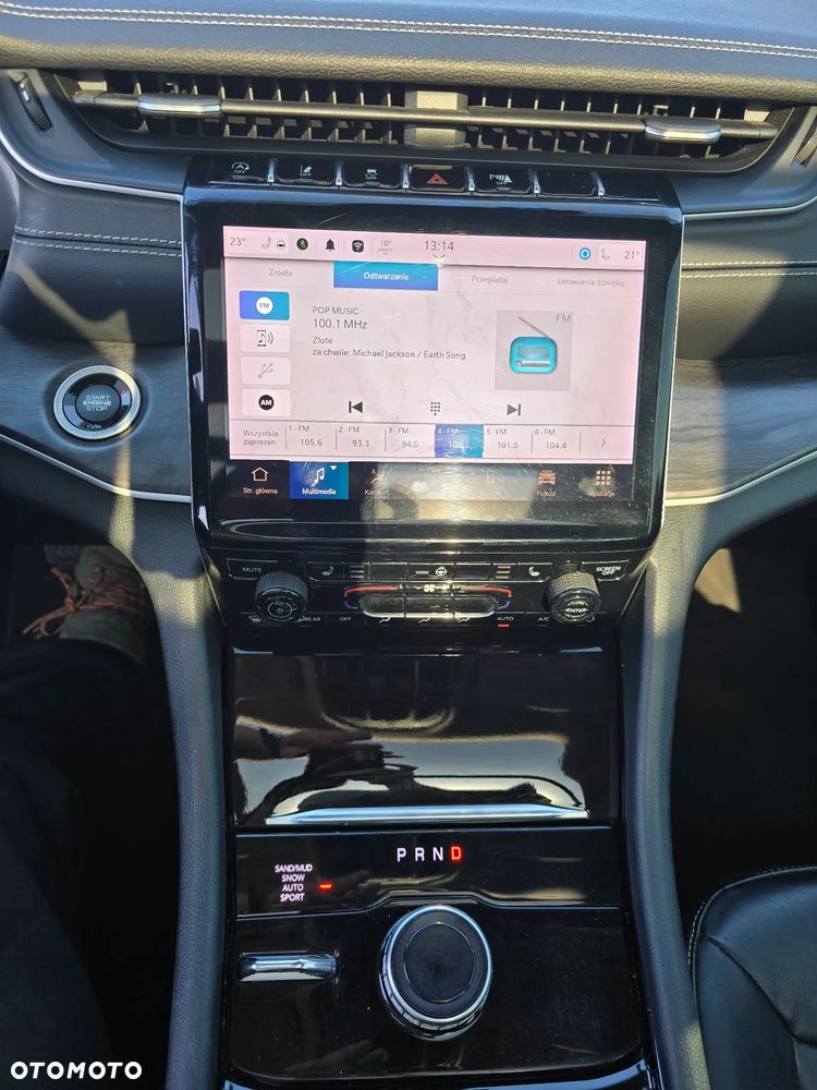 Jeep Grand Cherokee - 27