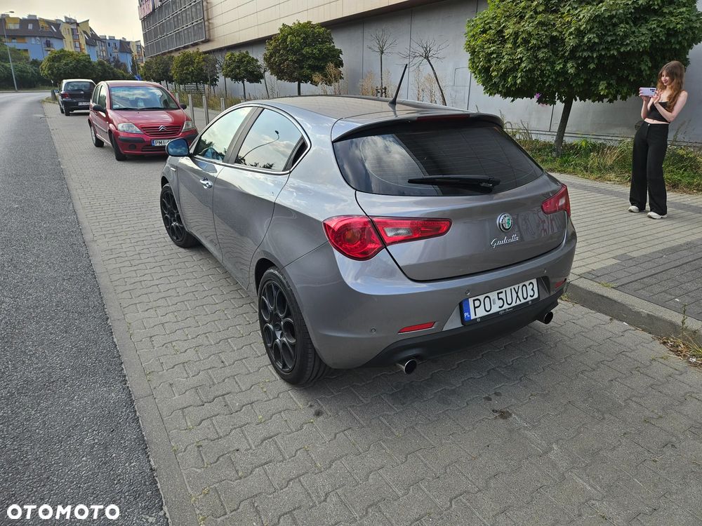 Alfa Romeo Giulietta 2.0 JTDM Distinctive - 6