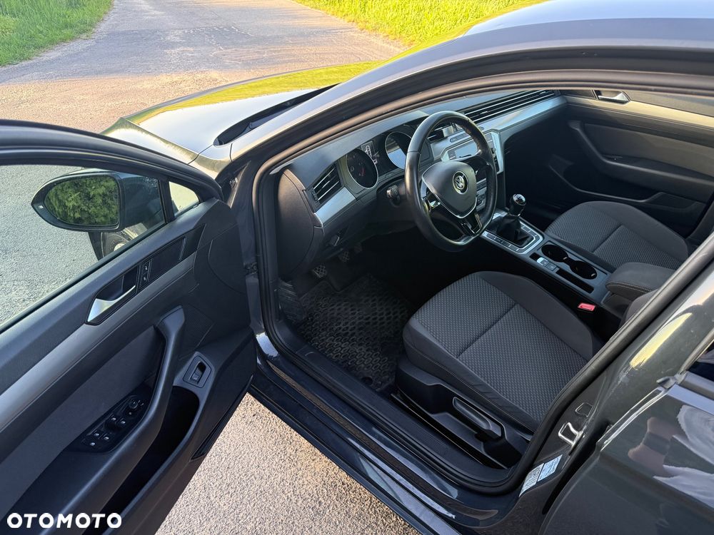 Volkswagen Passat 2.0 TDI SCR Comfortline - 15