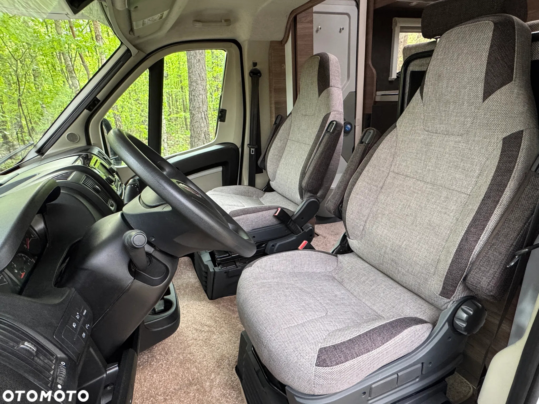 KNAUS Live Traveller - 12