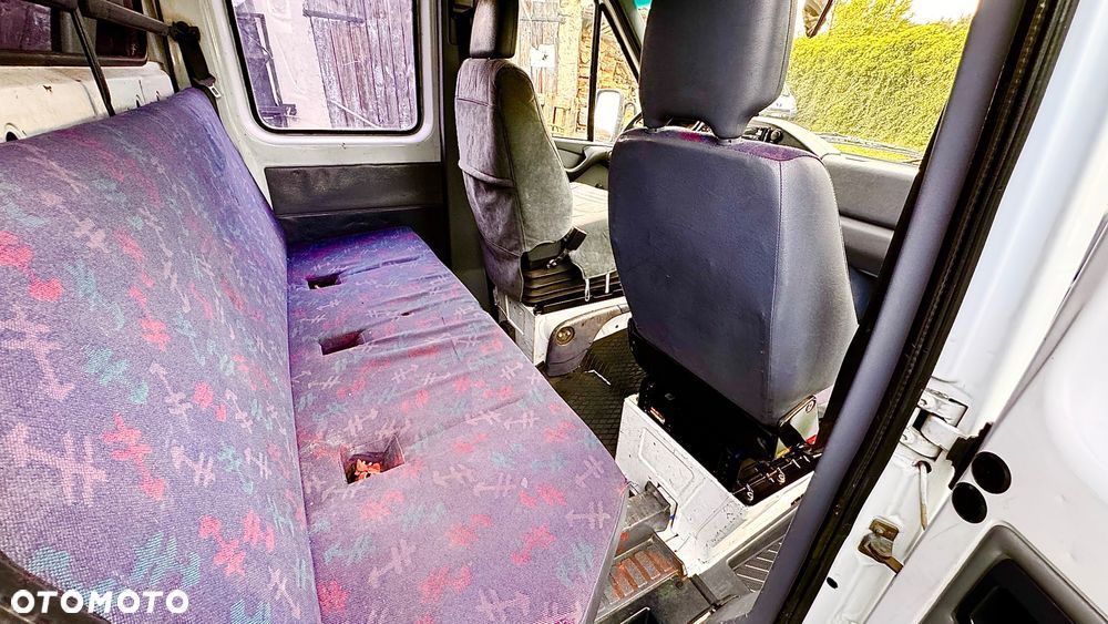 Mercedes-Benz Sprinter - 15