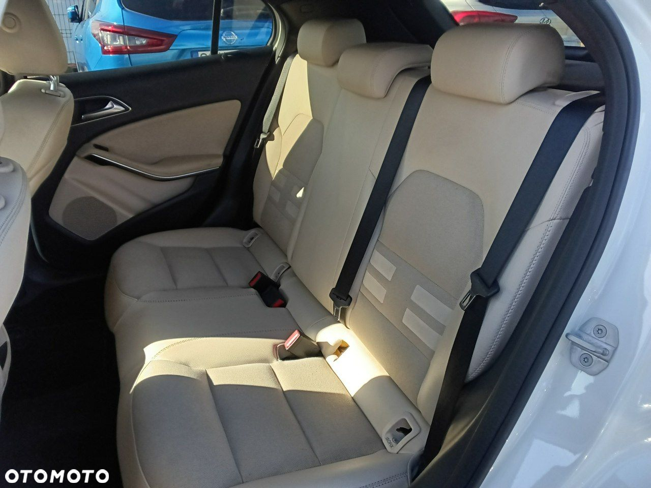 Mercedes-Benz GLA - 15
