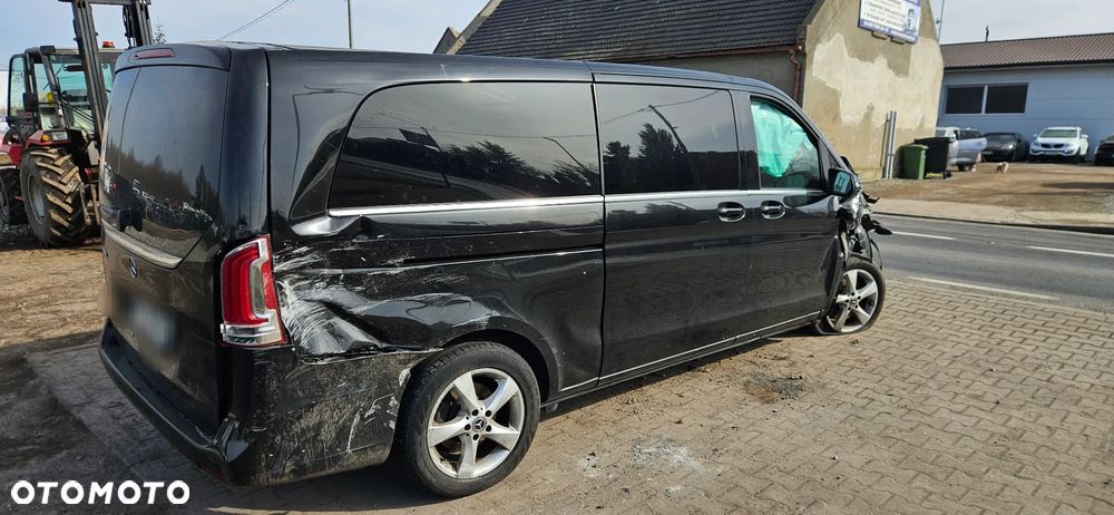 Mercedes-Benz Klasa V - 6