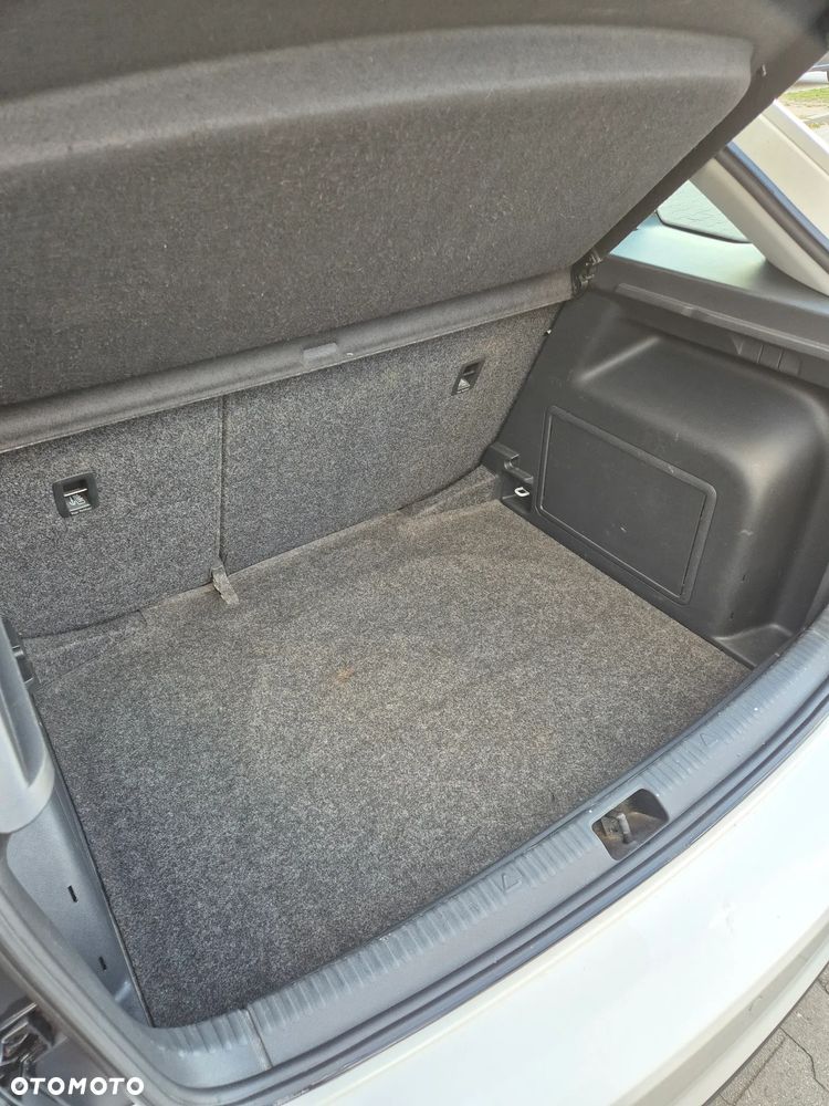 Skoda RAPID 1.6 TDI DPF Ambition Max - 10