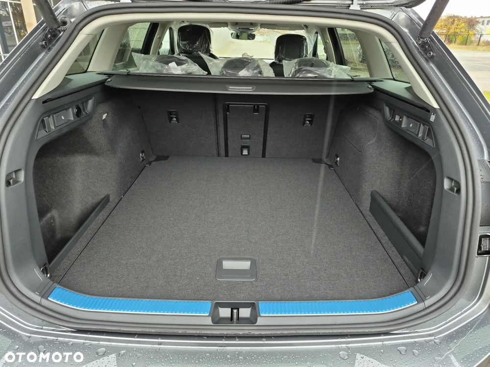 Volkswagen Passat Variant 1.5 TSI EVO Business DSG - 11