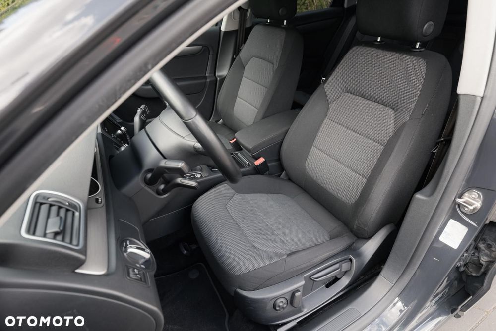 Volkswagen Passat - 13