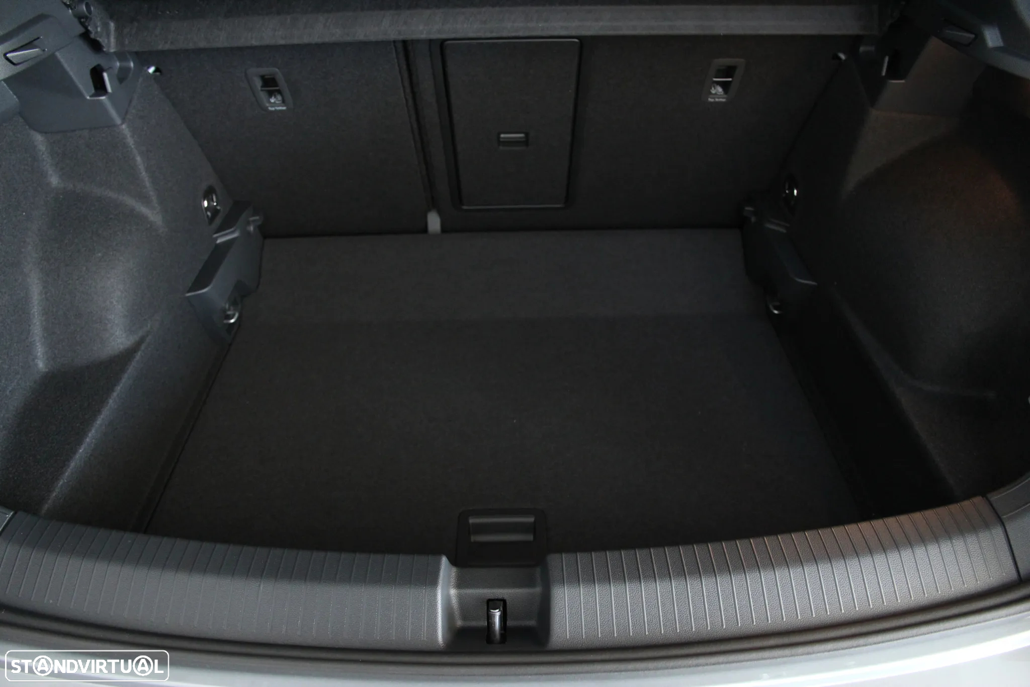 VW T-Roc 1.0 TSI Urban - 24