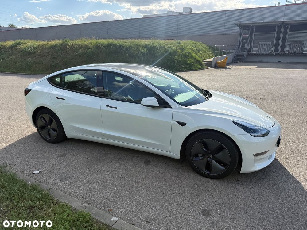 Tesla Model 3 - 1