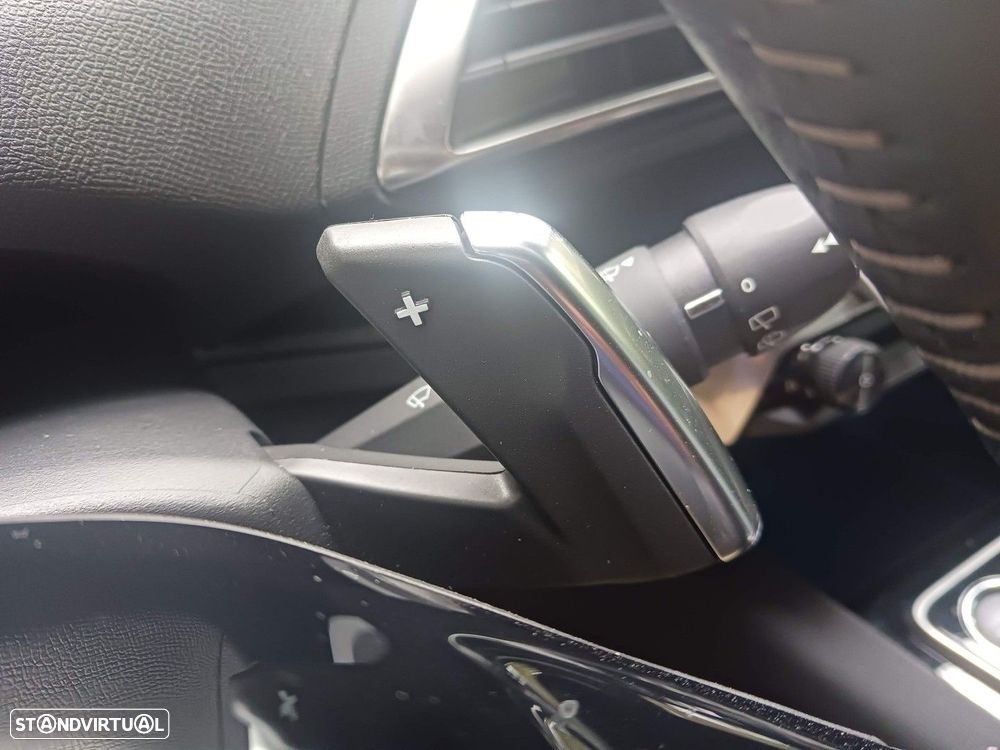 Peugeot 5008 1.5 BlueHDi Allure Pack EAT8 - 28