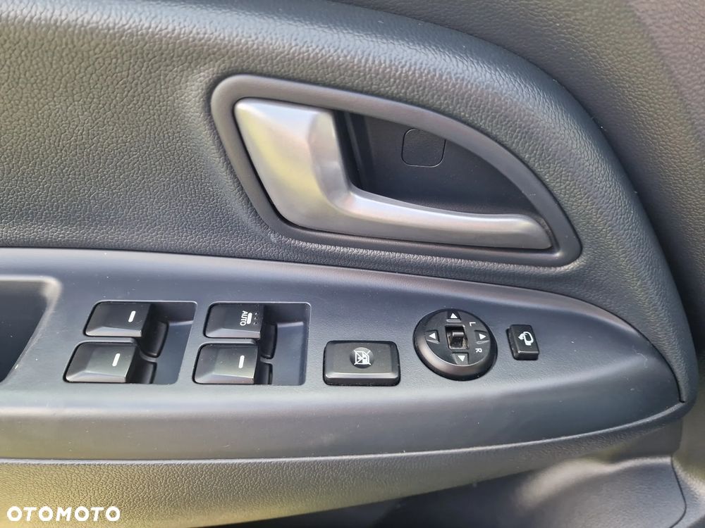 Kia Rio - 15