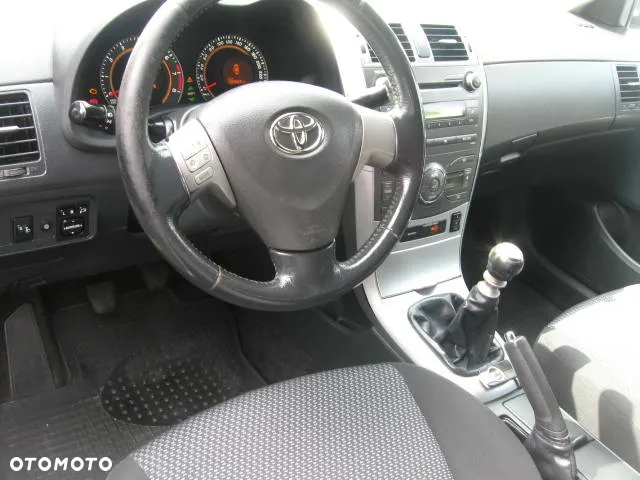 Toyota Corolla 1.6 Premium - 16