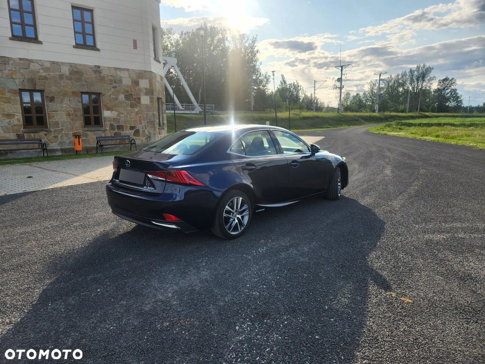 Lexus IS 300h Elegance - 2