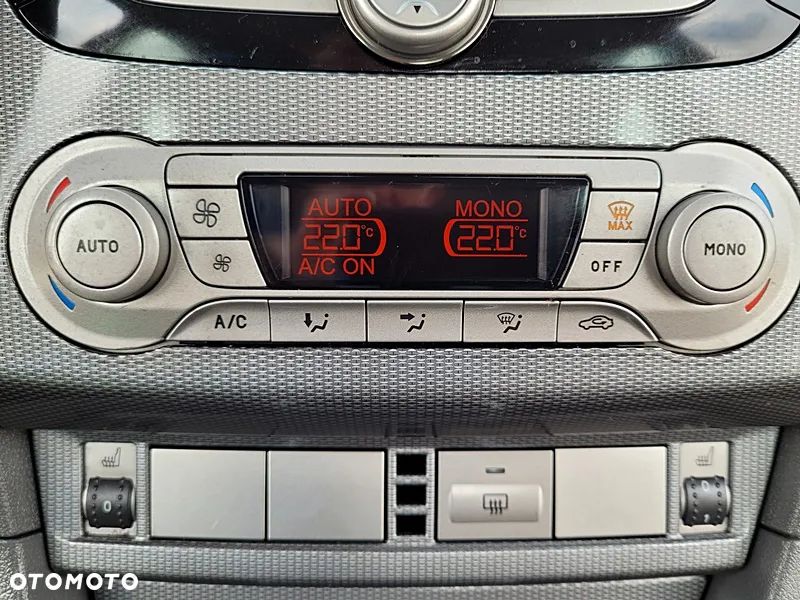 Ford Focus - 25