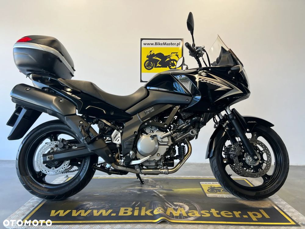 Suzuki V-STROM - 1