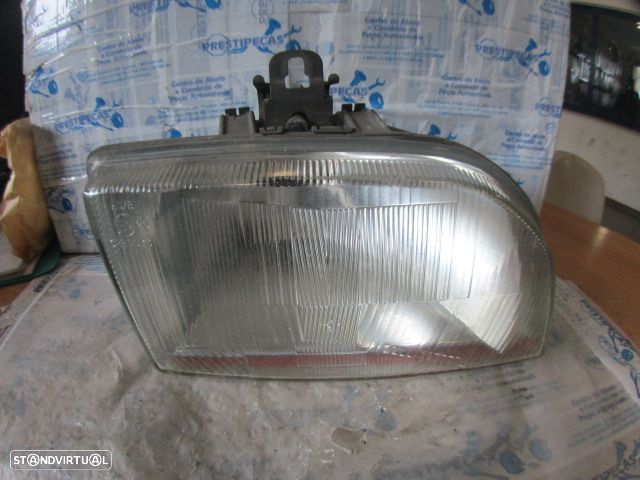 Farol Far1588 FORD FIESTA XR2 1990 1.6I 110Cv 3P VERMELHO DRT H4 VALEO - 1