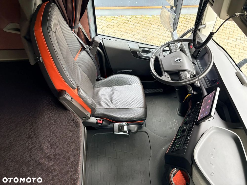 Volvo FH750 6x4 Euro 6, dwuobwodowa hydraulika - 27