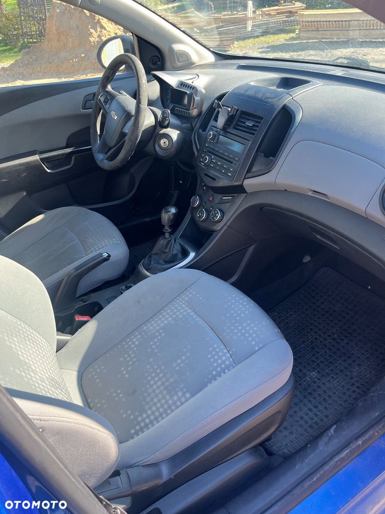 Chevrolet Aveo - 9