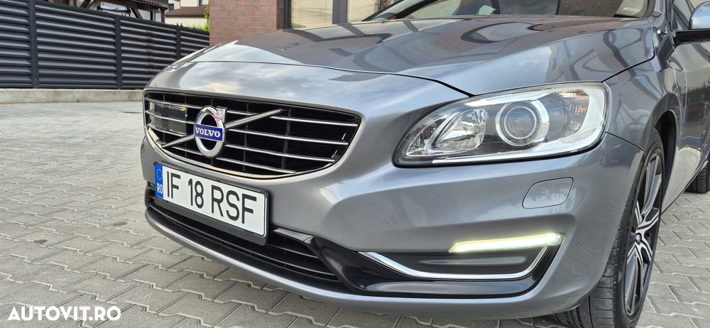 Volvo V60 D6 Plug-In-Hybrid AWD Geartronic Summum - 34