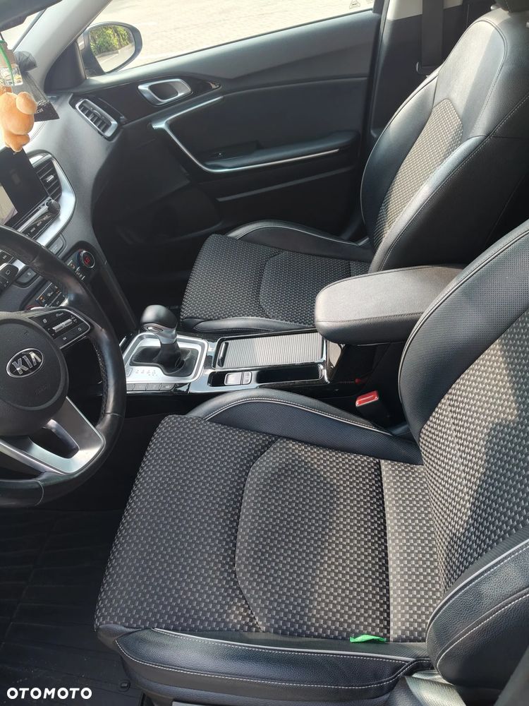 Kia XCeed 1.6 T-GDI L Business Line DCT - 11