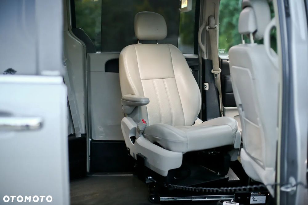 Chrysler Town & Country 3.6 Limited - 16