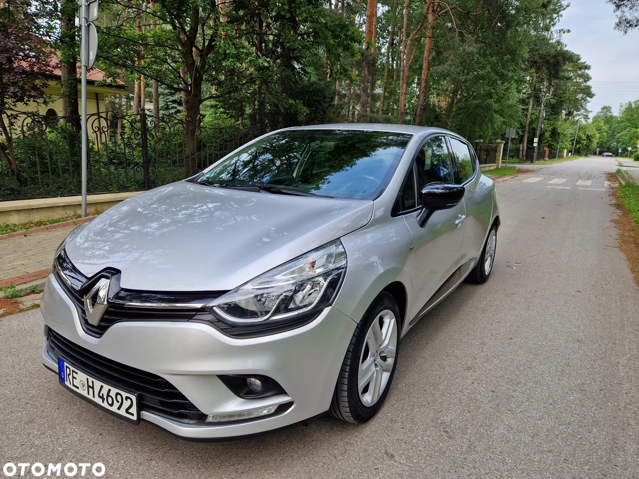Renault Clio 1.2 16V Limited EU6 - 13