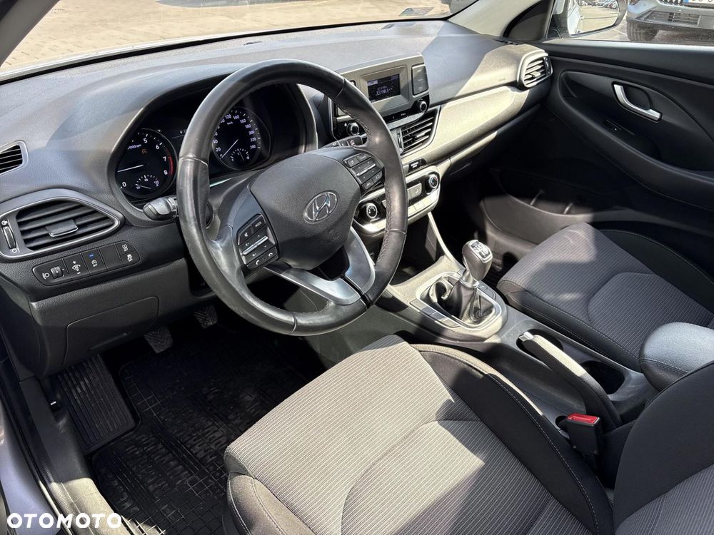 Hyundai i30 1.5 DPI Modern - 9