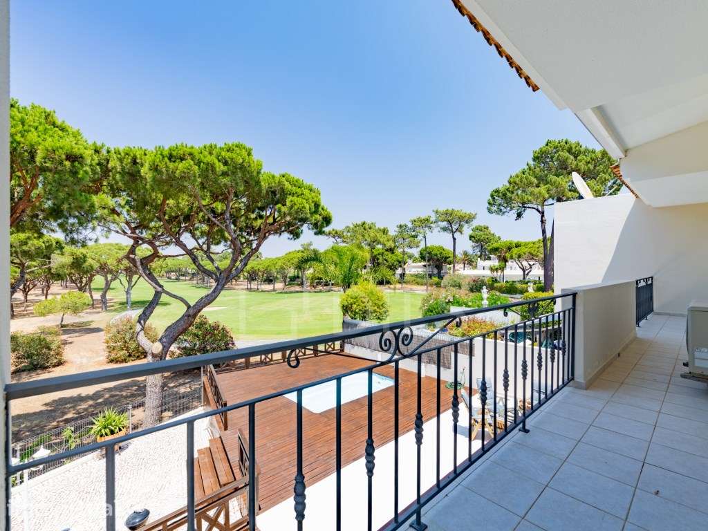 Moradia geminada T5 com piscina e vista golfe, em Vilamoura - Grande imagem: 5/51