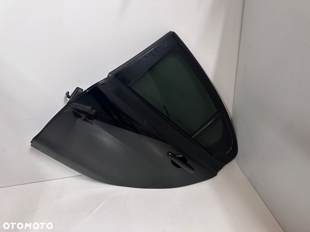 Jaguar XE Drzwi lewy tył