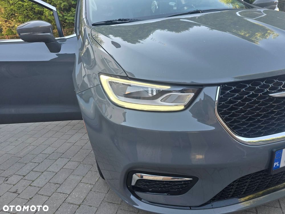 Chrysler Pacifica - 5