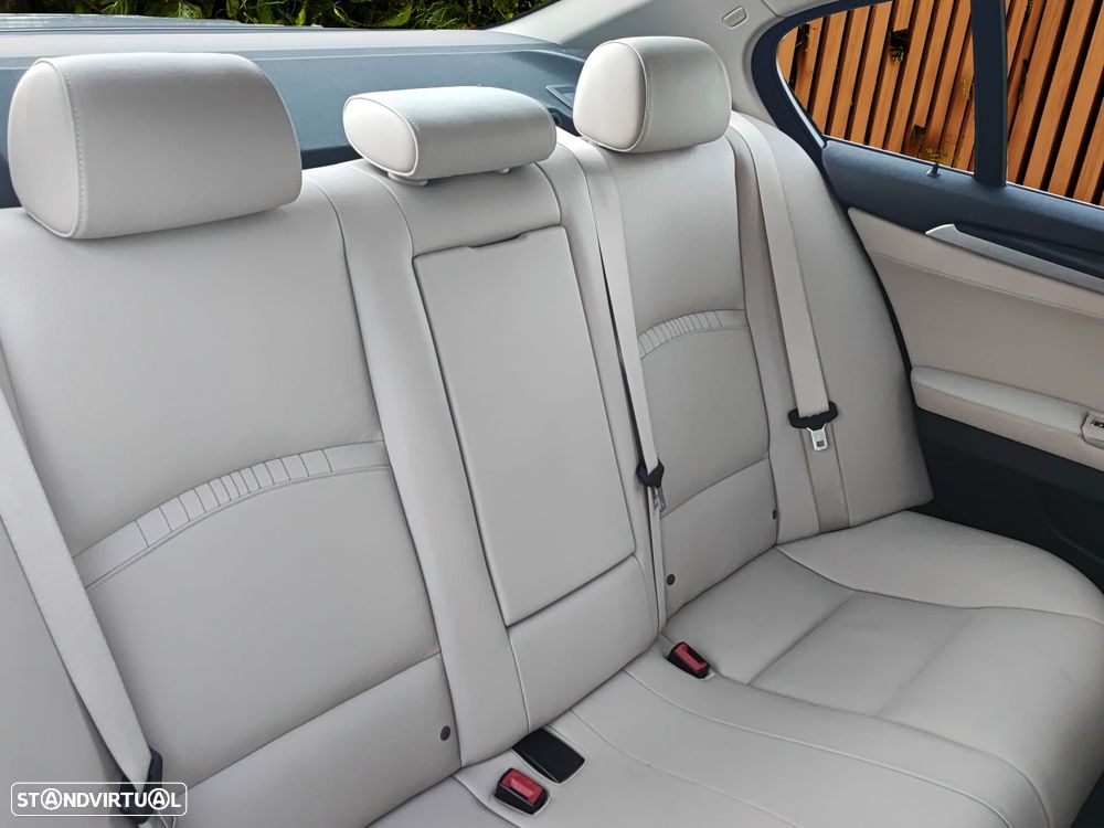 BMW 525 d Auto - 14