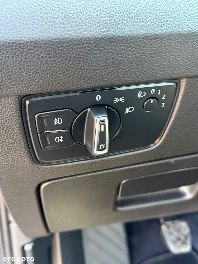 Volkswagen Passat - 16