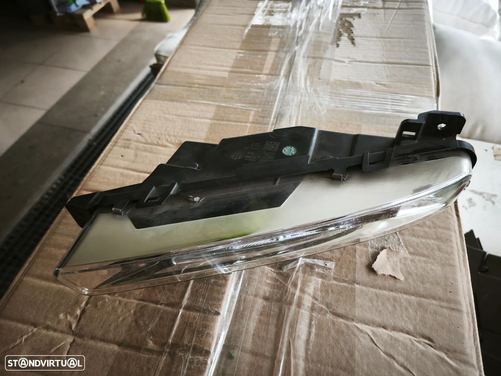 Farolim esquerdo nevoeiro led BMW G30 G31 - 7349131 - 2