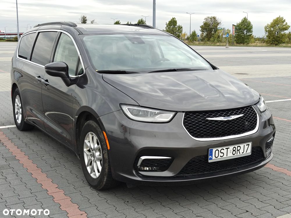 Chrysler Pacifica - 2