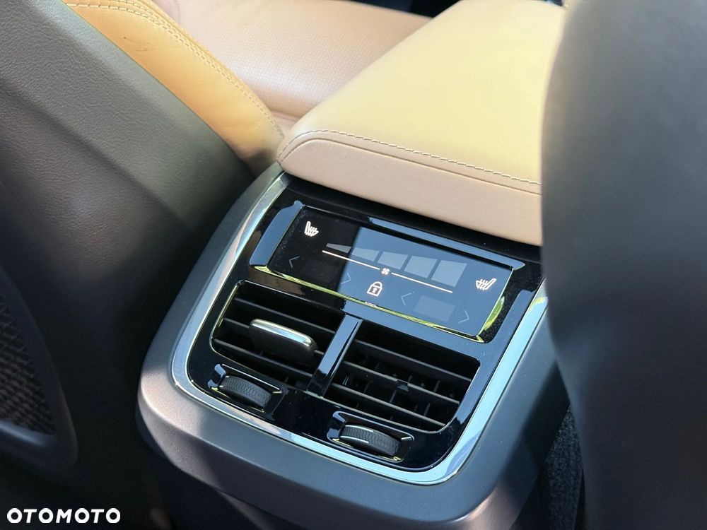 Volvo XC 60 D5 AWD Inscription - 32