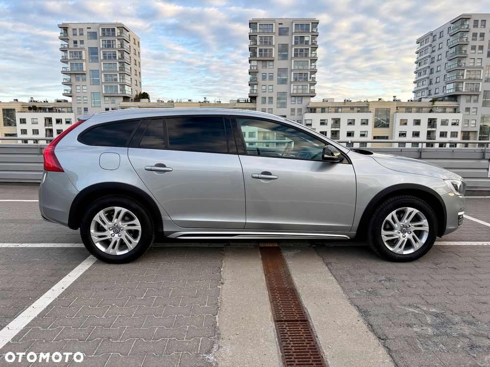 Volvo V60 Cross Country D3 Drive-E Momentum - 8