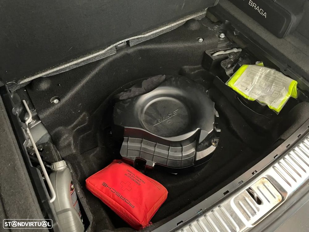 Porsche Cayenne - 31