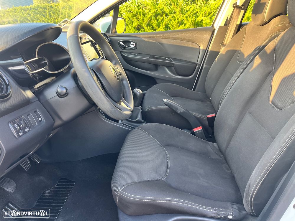 Renault Clio - 11