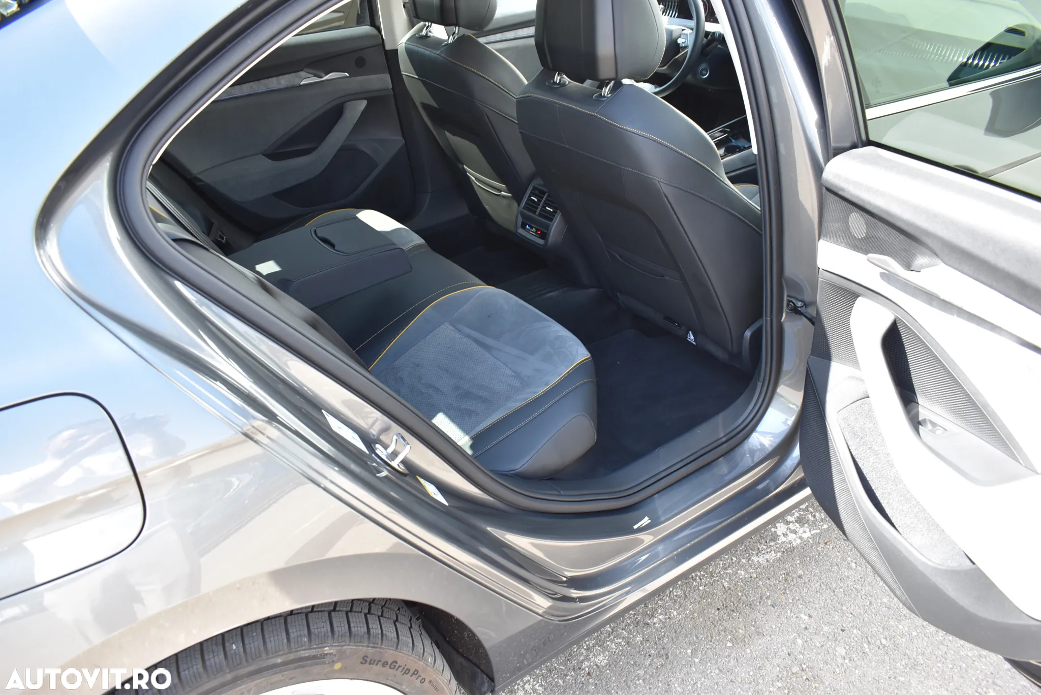 Skoda Superb 2.0 TDI 4X4 DSG Style - 23