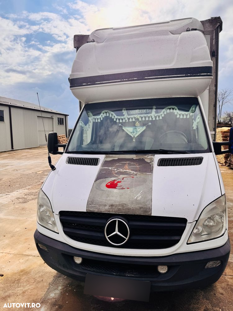 Mercedes-Benz Sprinter - 2