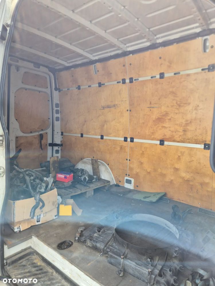 Volkswagen Crafter - 13