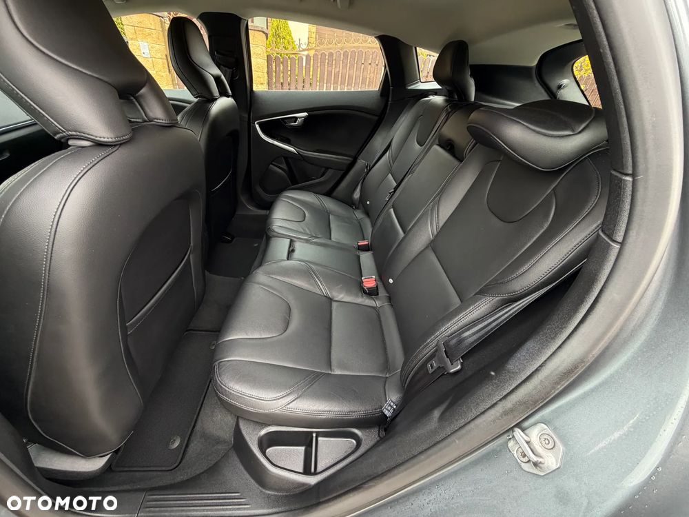 Volvo V40 D3 Summum - 13