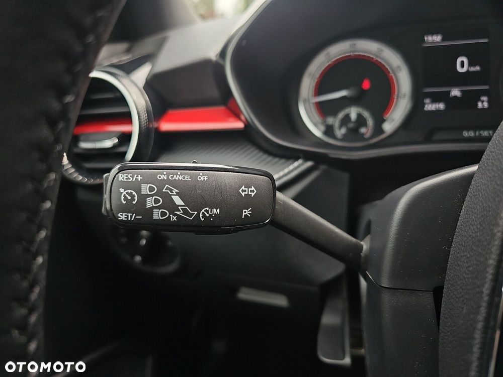 Skoda Fabia 1.0 TSI Monte Carlo - 19