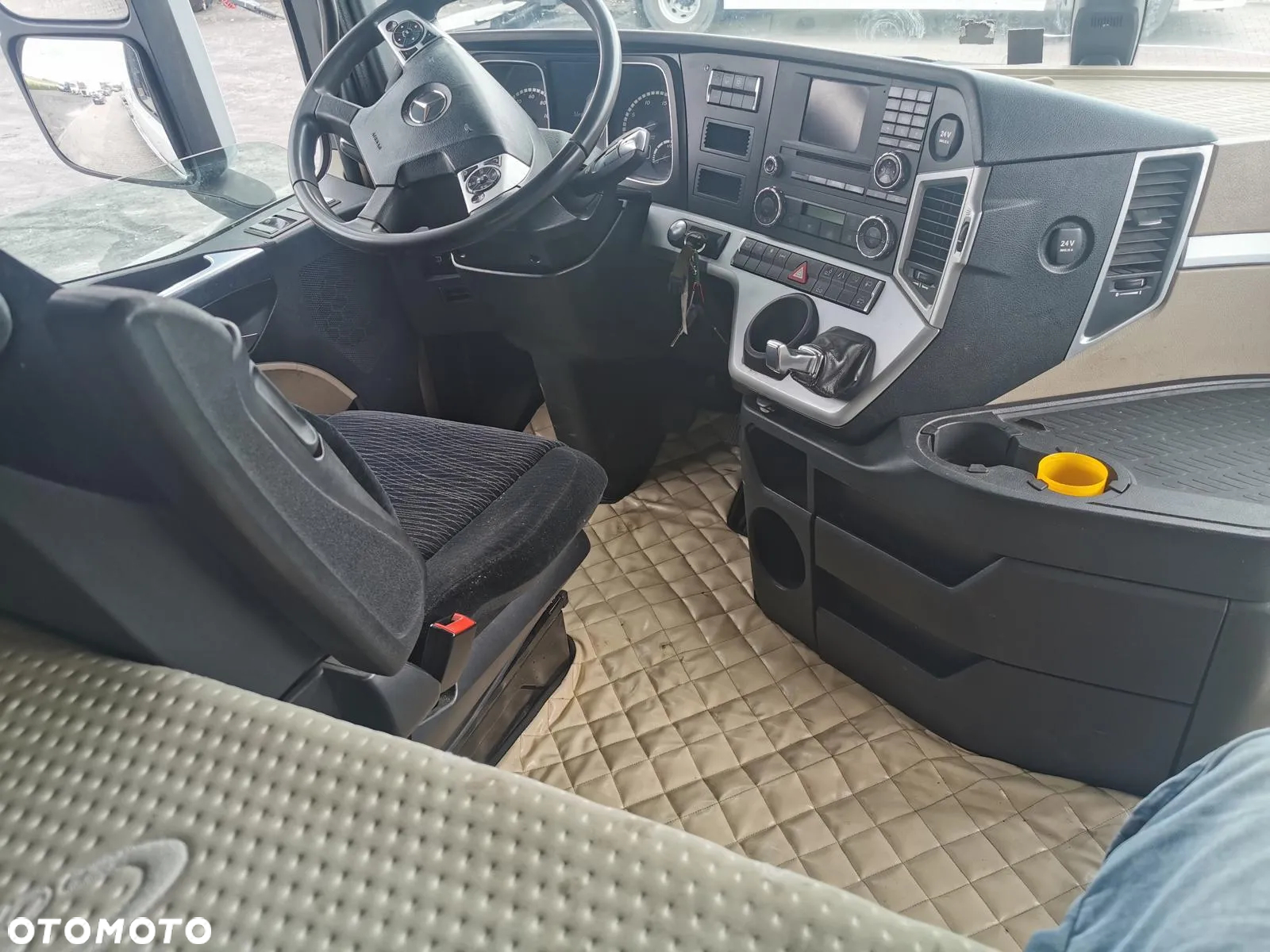 Mercedes-Benz ACTROS - 27
