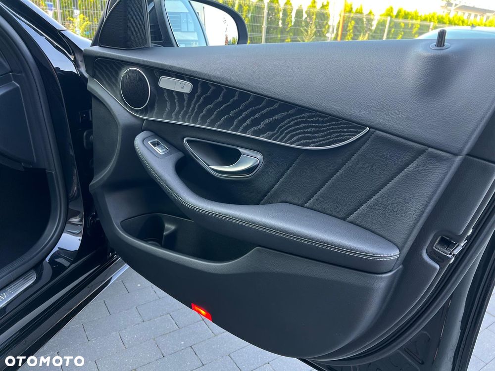 Mercedes-Benz Klasa C 250 (BlueTEC) d 7G-TRONIC AMG Line - 32