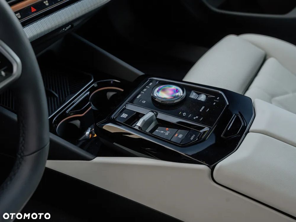 BMW Seria 5 530e xDrive - 16